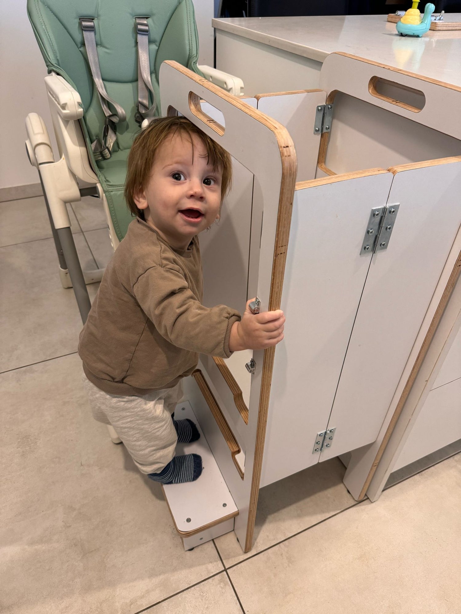 איך לבחור מגדל למידה לפעוט? כל מה שצריך לדעת לפני שקונים