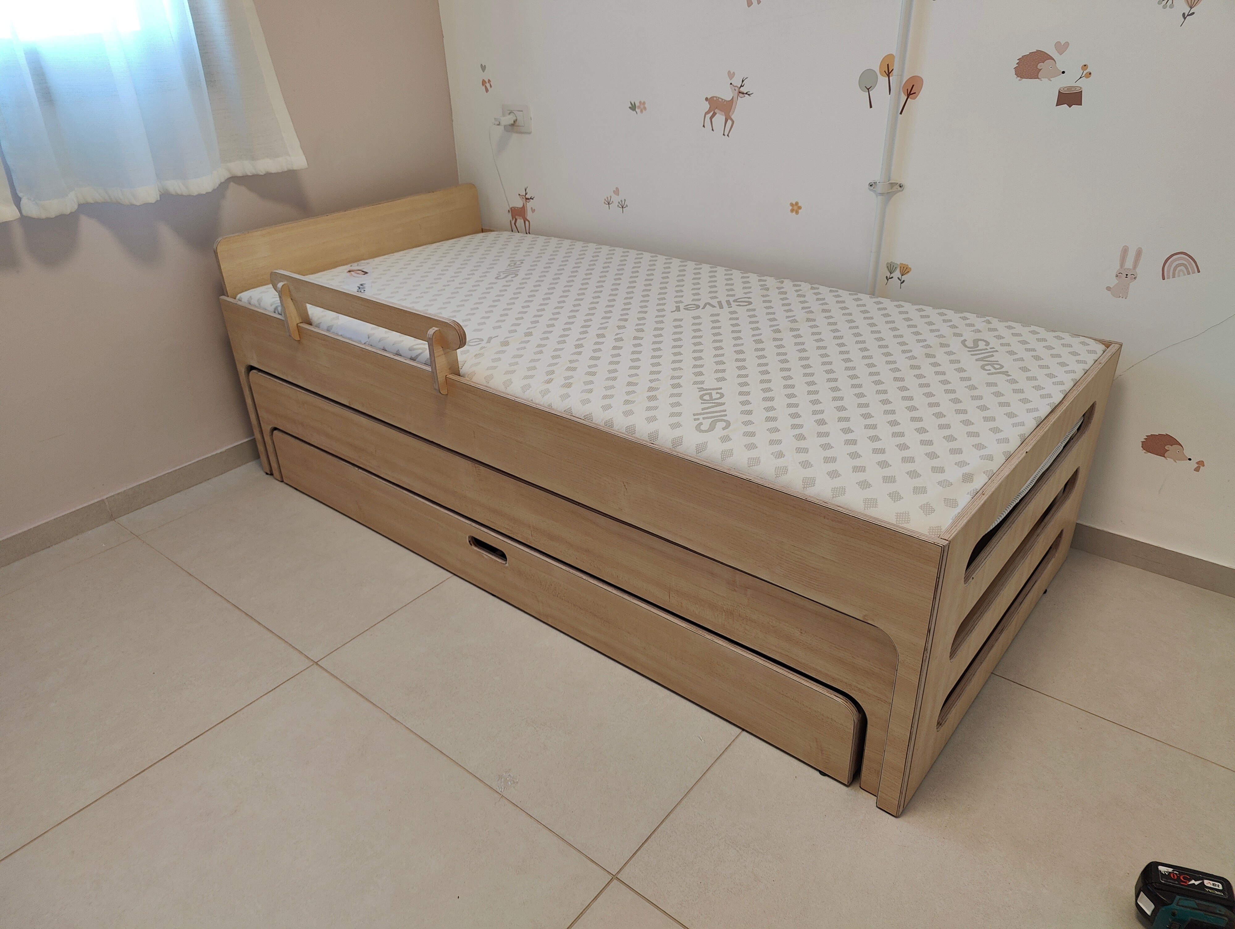 מיטות וכונניות מותאמות