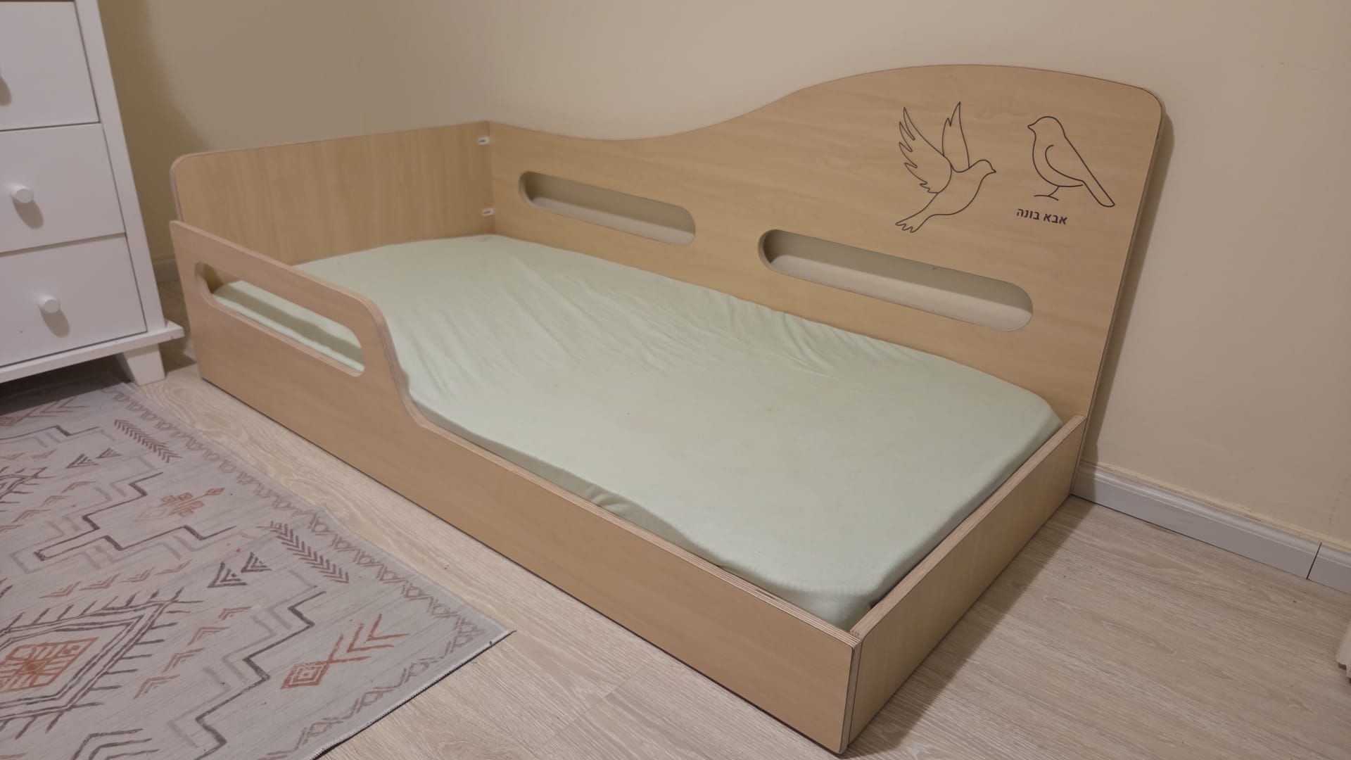 מיטת רצפה מונטסורית - דגם קן לציפור