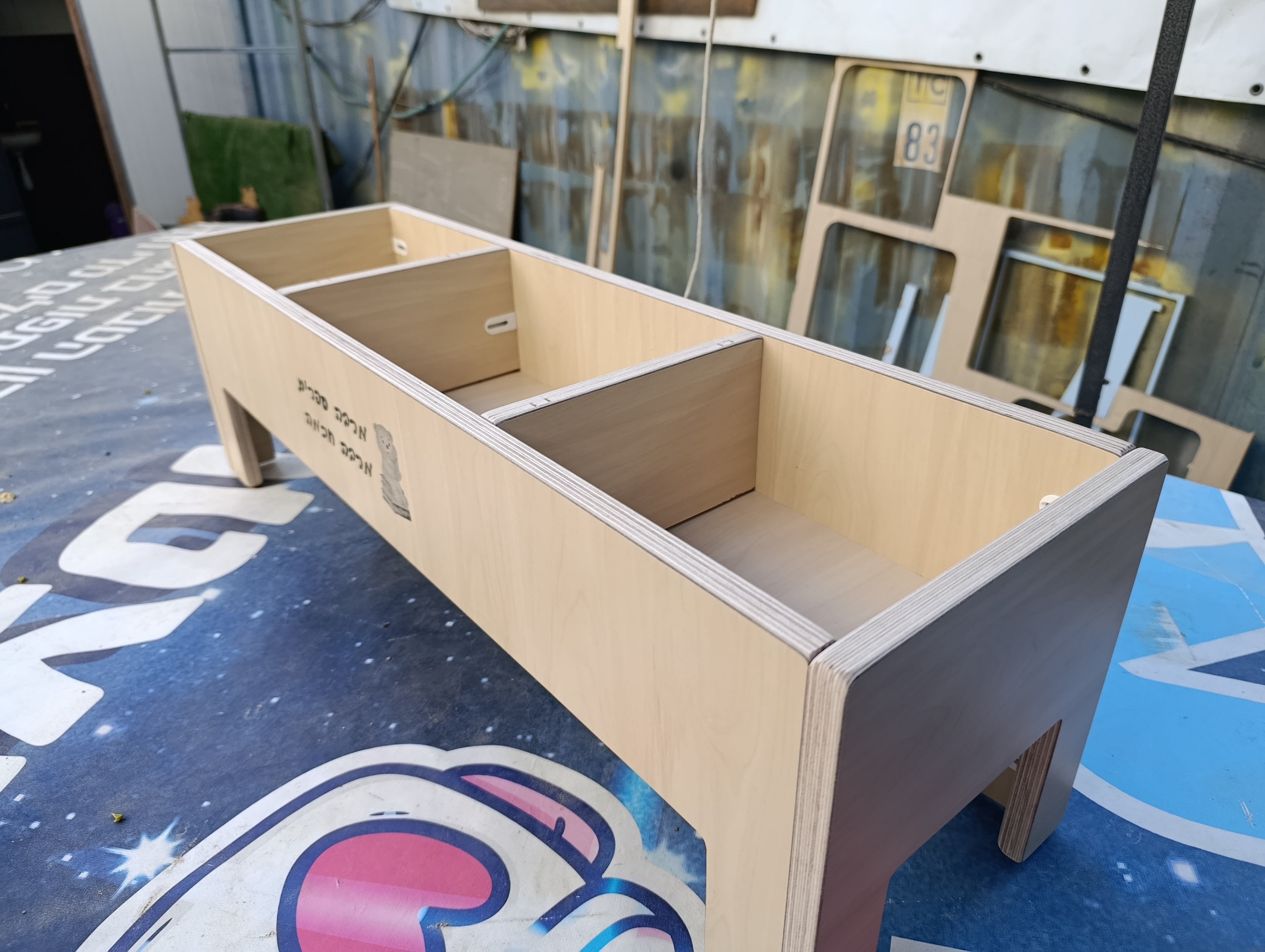 כוננית 3 תאים קלאסית