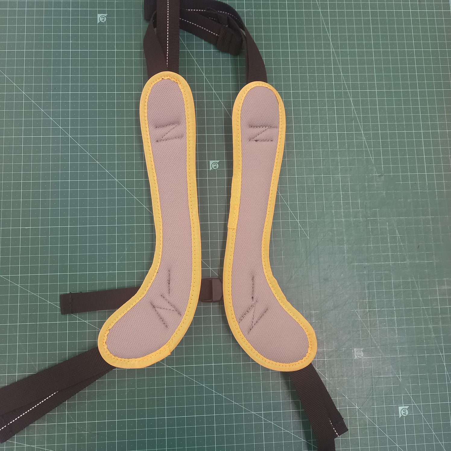 חגורת תרמיל מרופדת