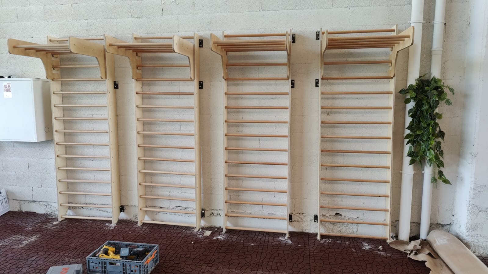 סולם שוודי קלאסי - אופציה למתח מתכוונן