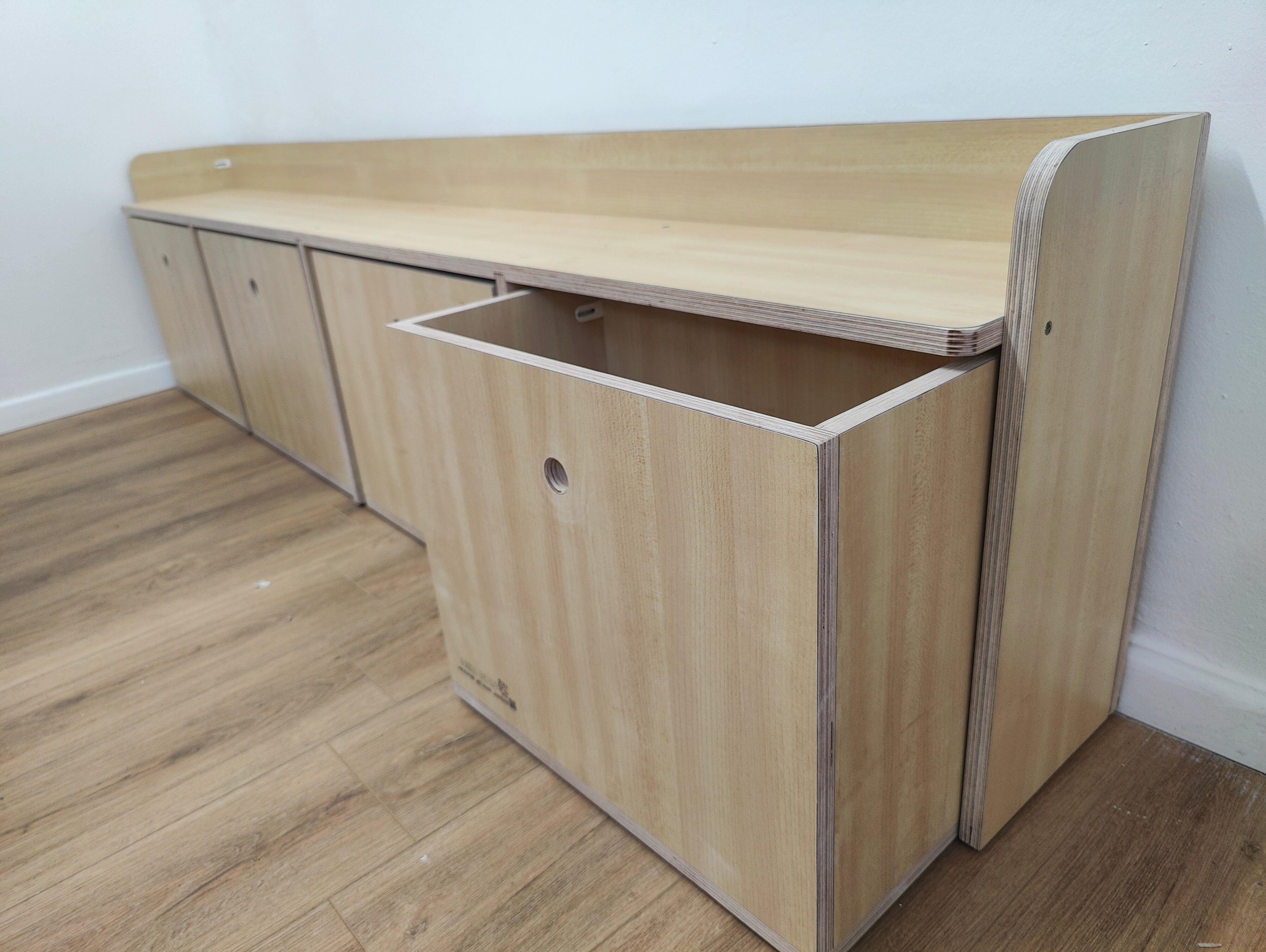 שולחן אחסון משחקים