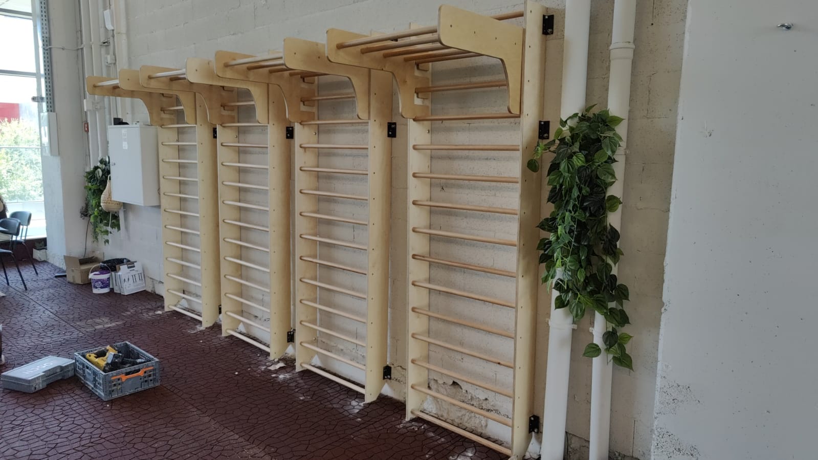 סולם שוודי קלאסי - אופציה למתח מתכוונן