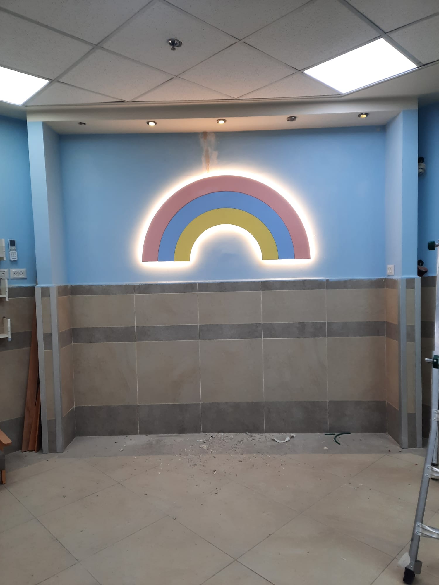 קשת בענן גדולה לחיפוי קיר