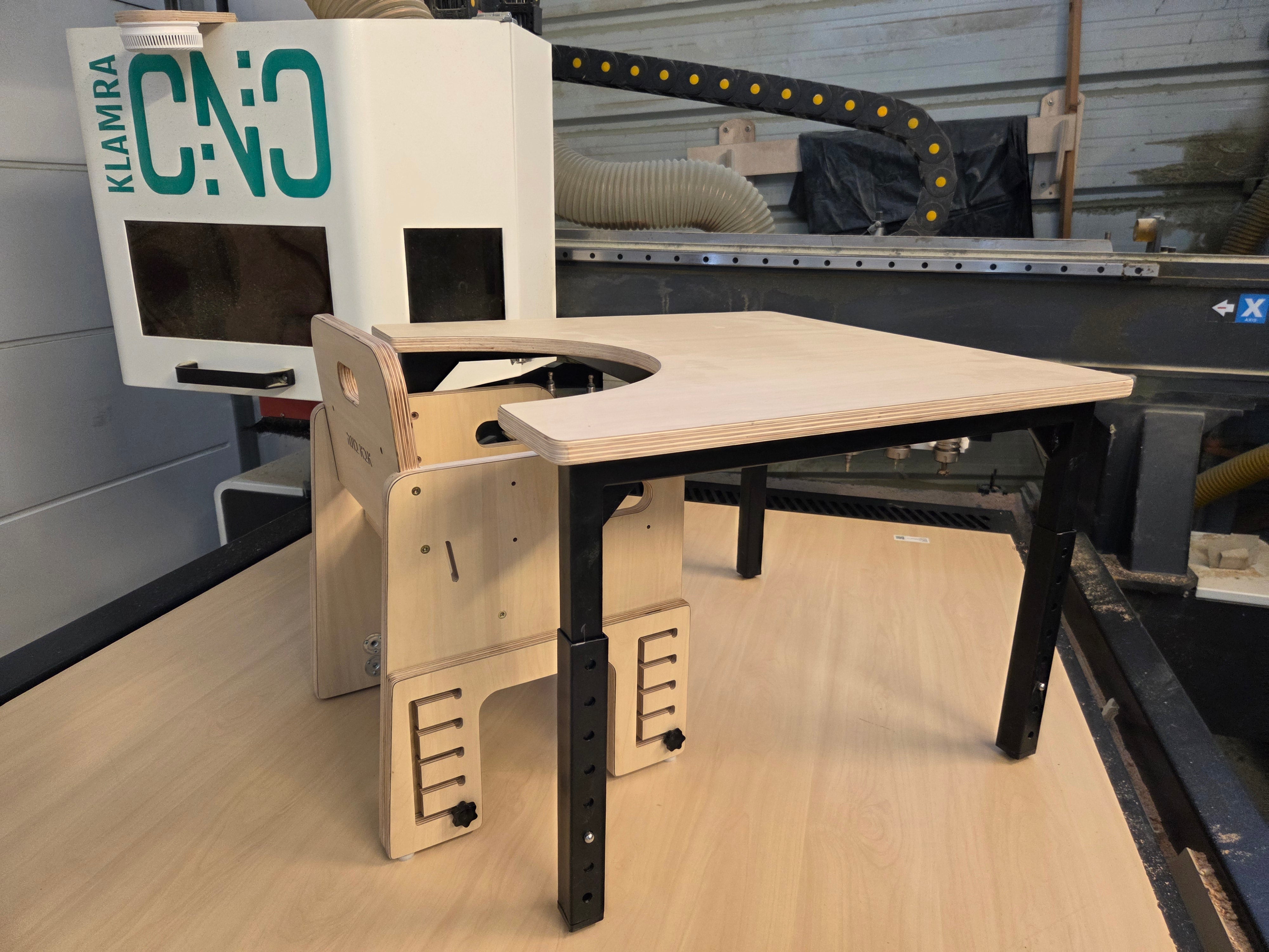 שולחן טלסקופי מתכוונן עם פרסה/פלטה לבחירה