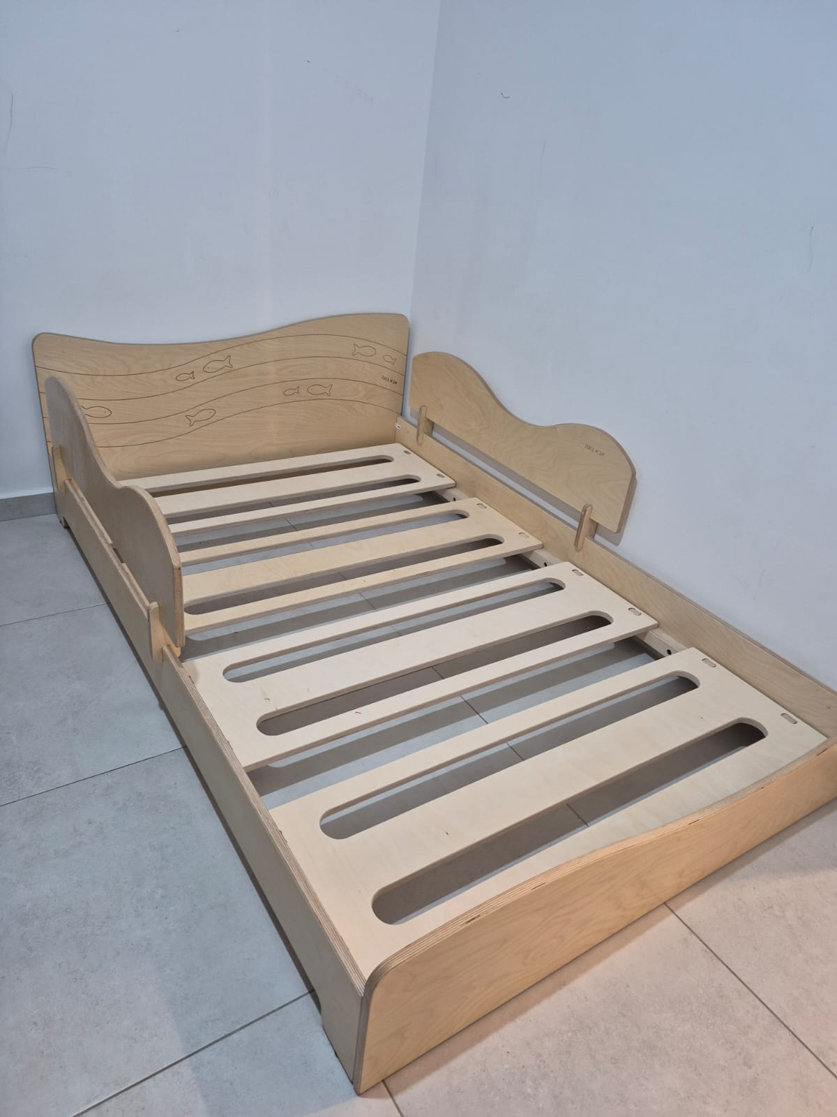 מיטת רצפה מונטסורית - דגם נמו