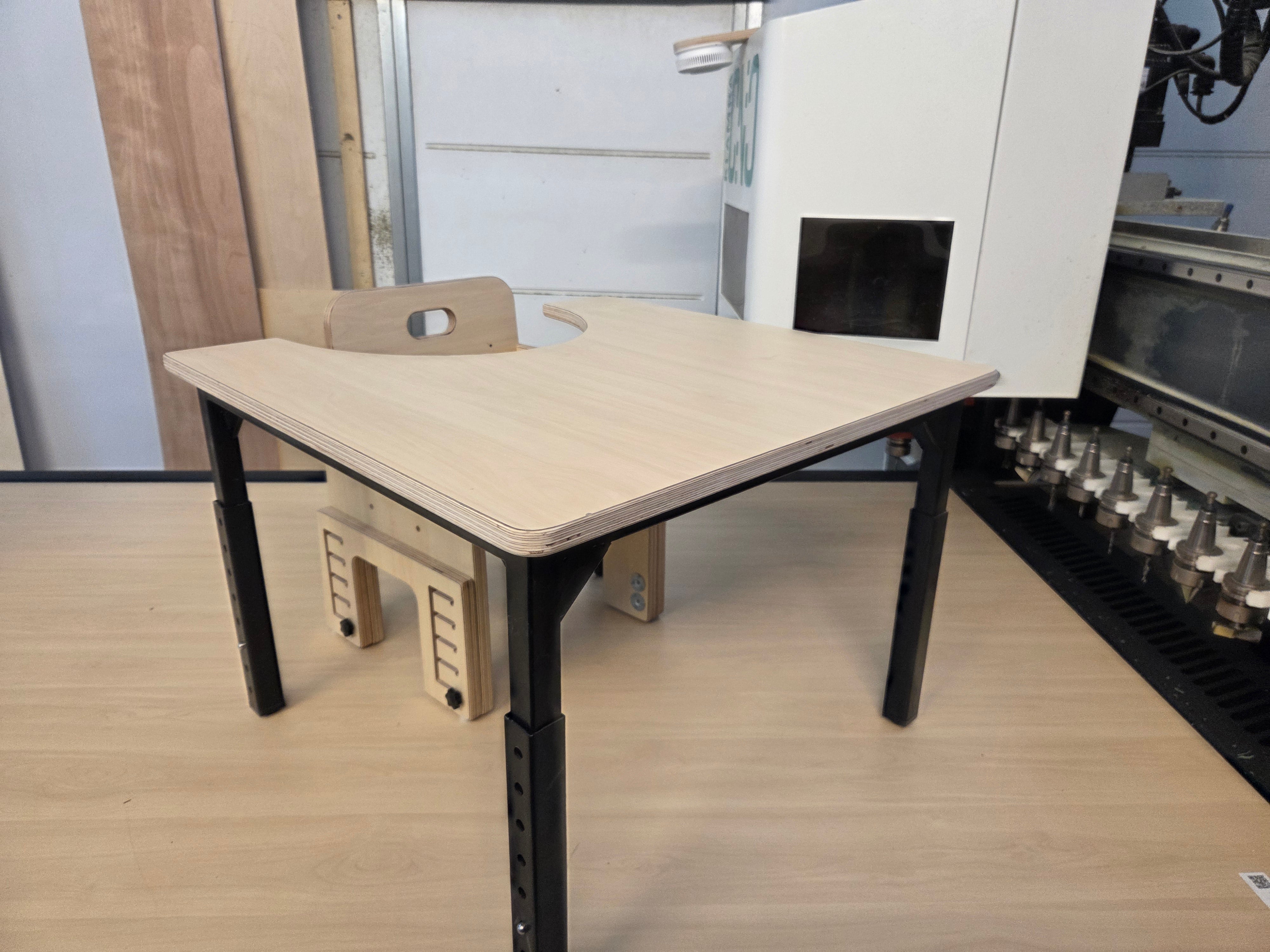 שולחן טלסקופי מתכוונן עם פרסה/פלטה לבחירה