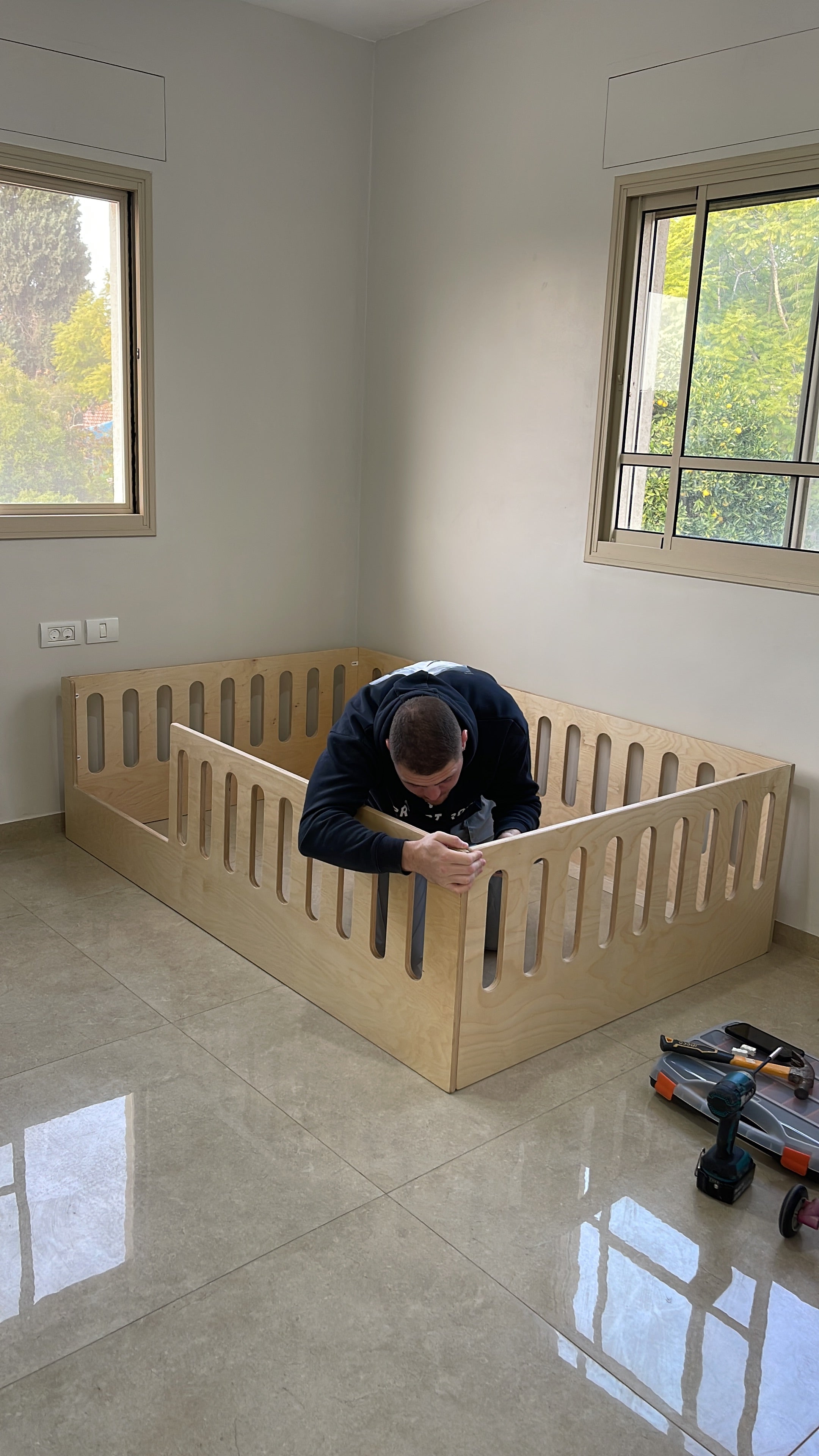 מיטת רצפה מגודרת - דגם הבית