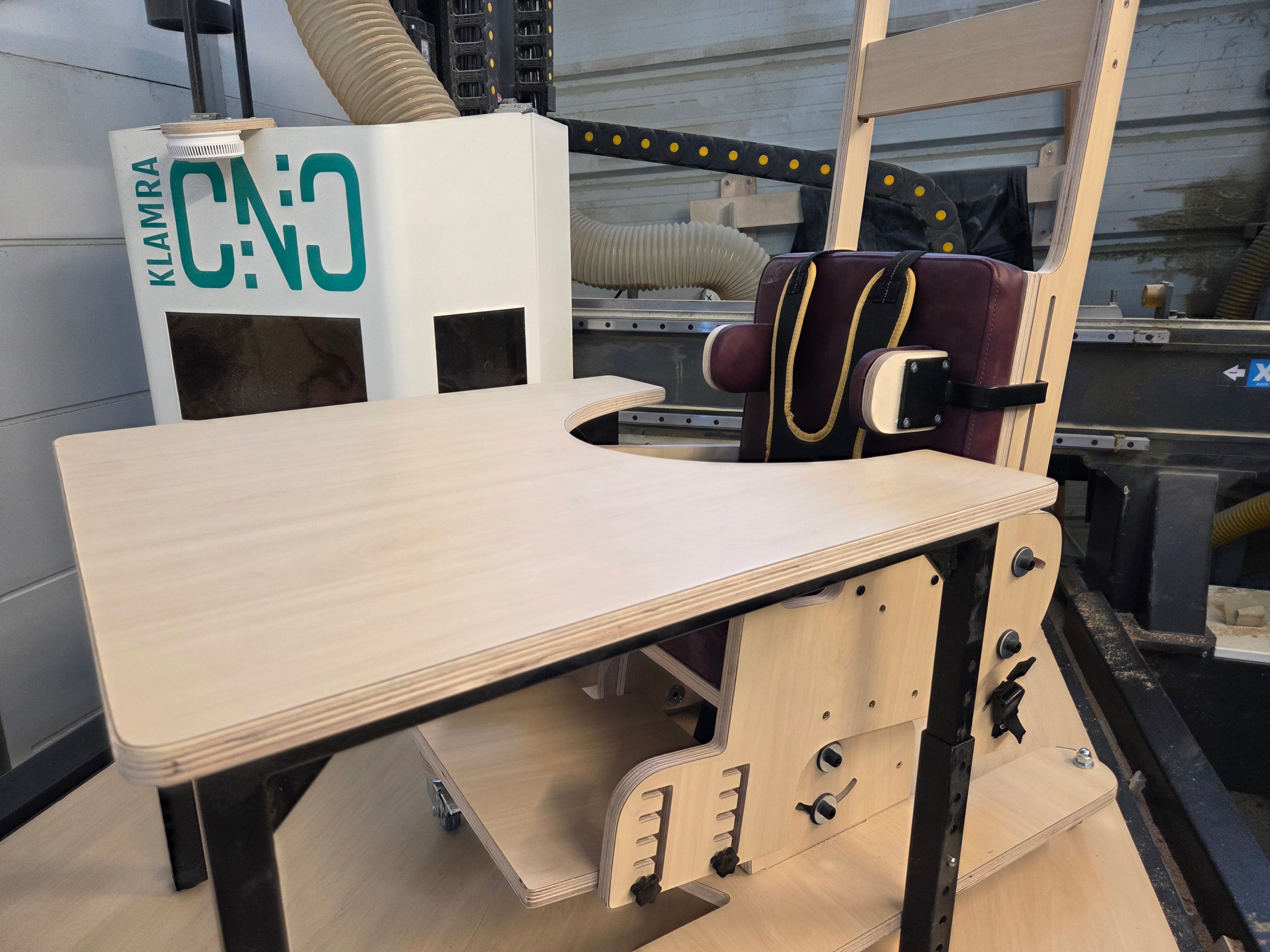 שולחן טלסקופי מתכוונן עם פרסה/פלטה לבחירה