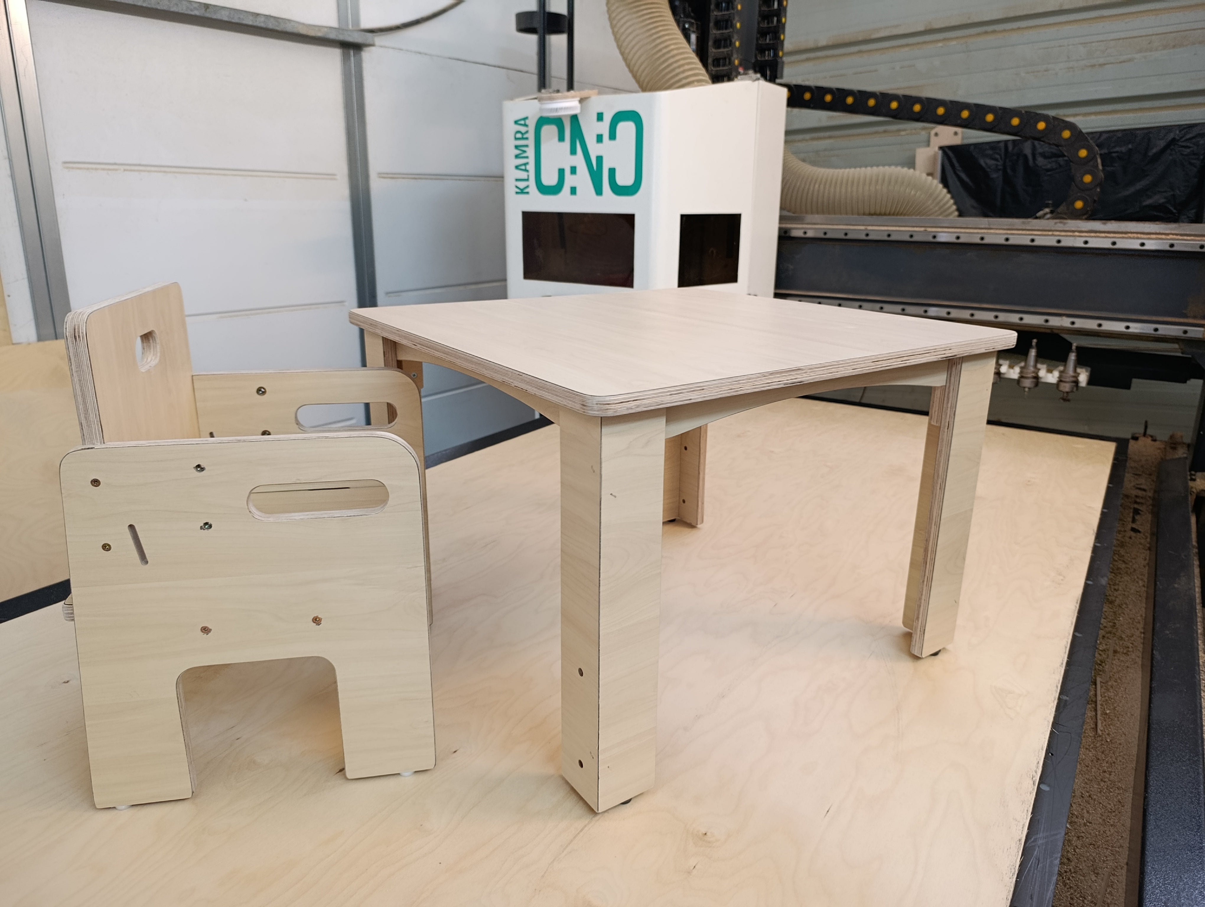 שולחן פרסה ילדים ונוער בהתאמה אישית