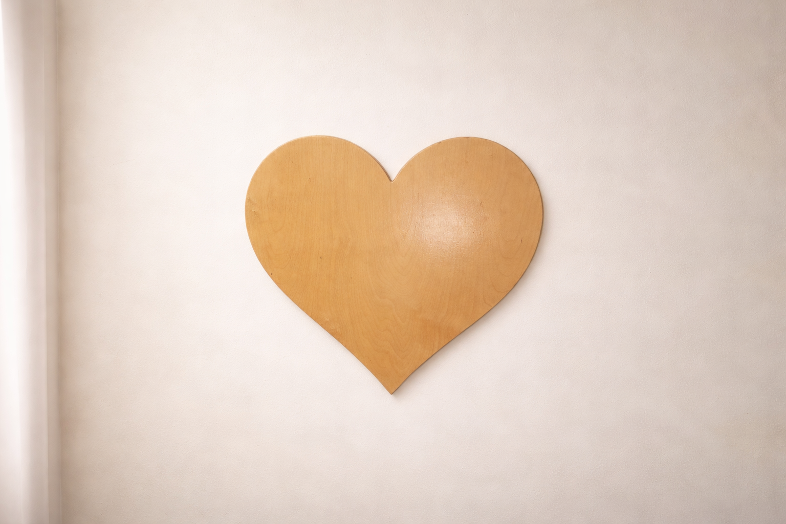 לב מעץ לחיפוי קיר